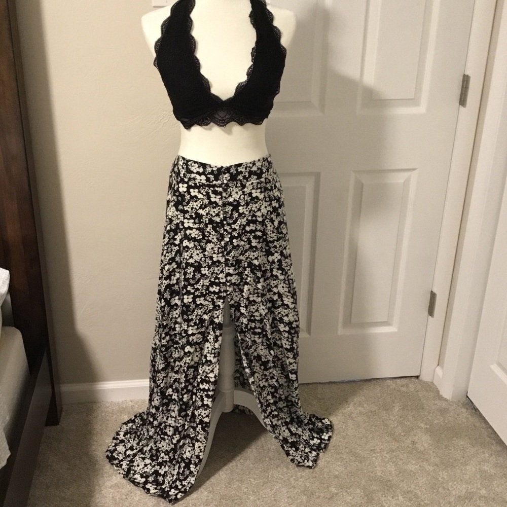 Boho Hippie Flowy Maxi Skirt w Slit. Fits S or M